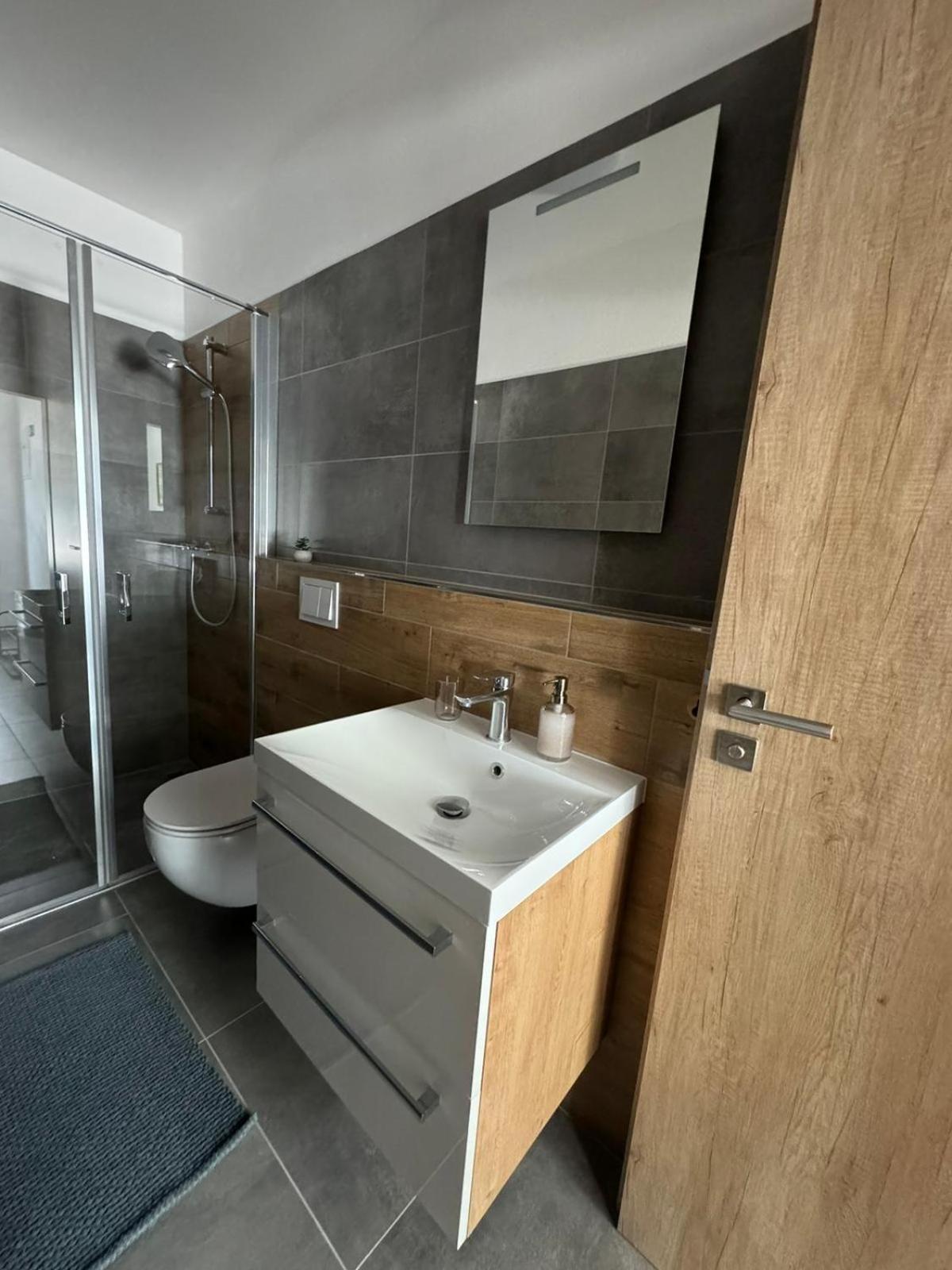 Hobiti Apartman - Sam Rathschlag Buitenkant foto